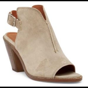 FRYE Courtney Slingbacks, NWOT. Size 10 Beige Suede